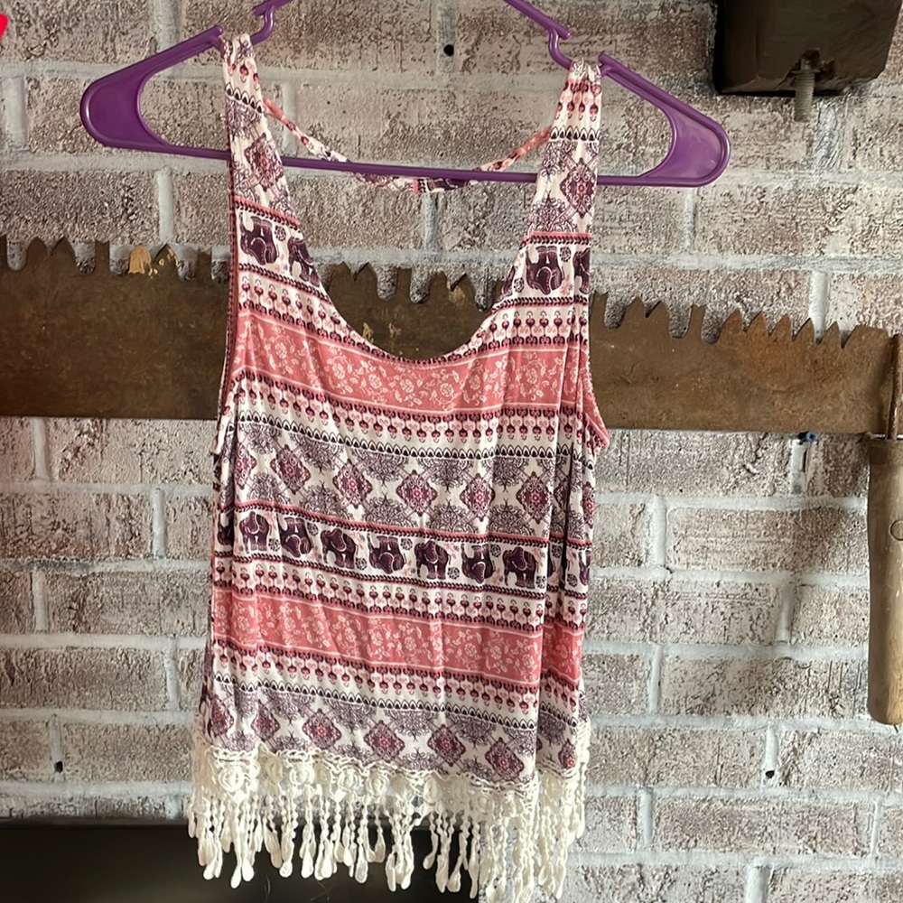 Rue21 lace fringe crop top